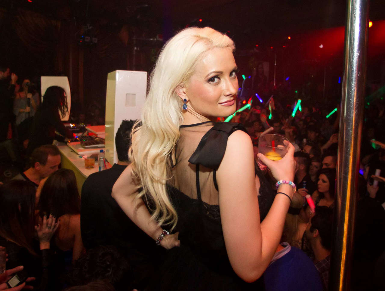Holly Madison Surrender Nightclub