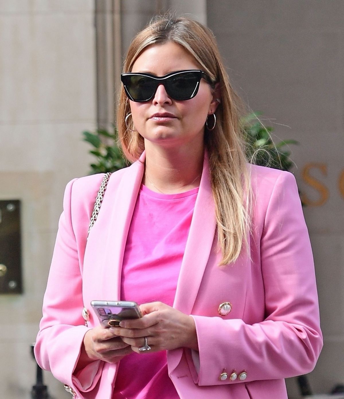 Holly Valance Out About London