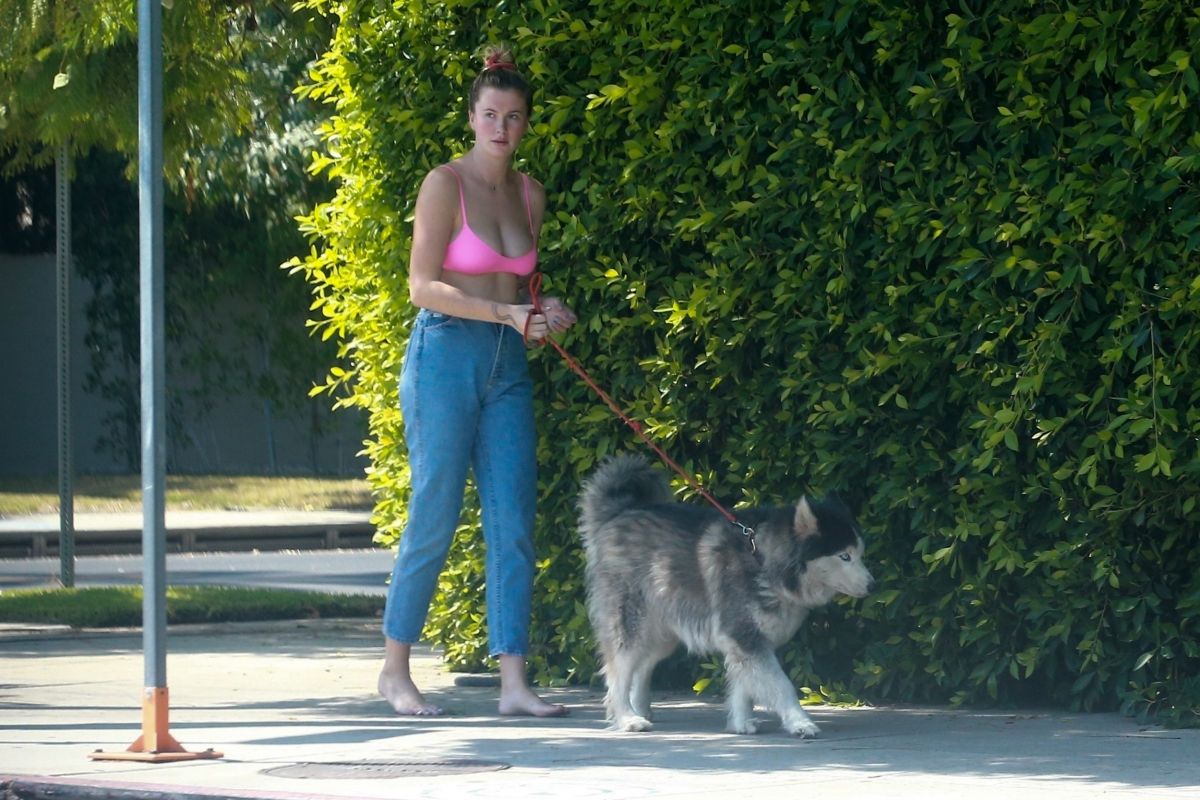 Ireland Baldwin Out With Her Dog Los Angeles