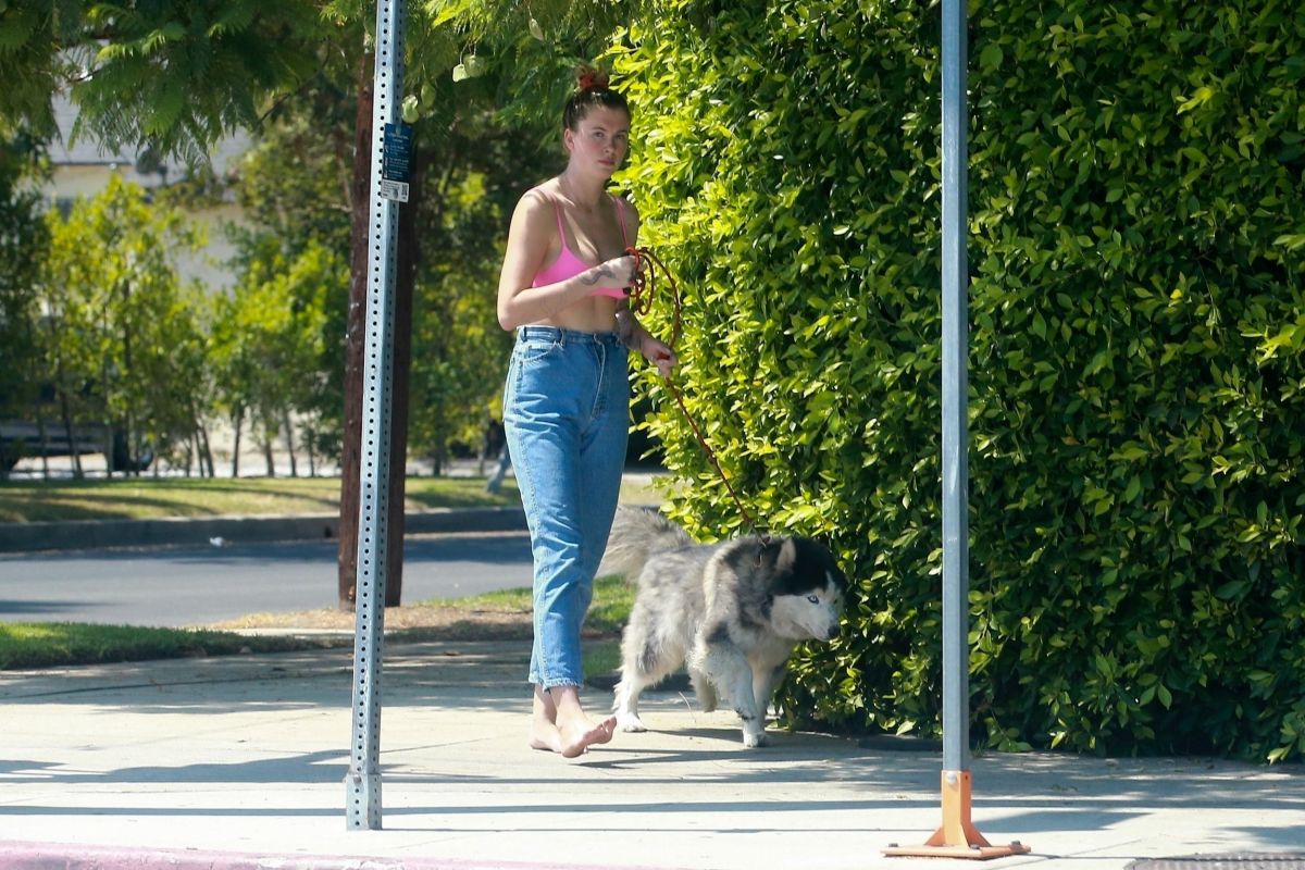 Ireland Baldwin Out With Her Dog Los Angeles