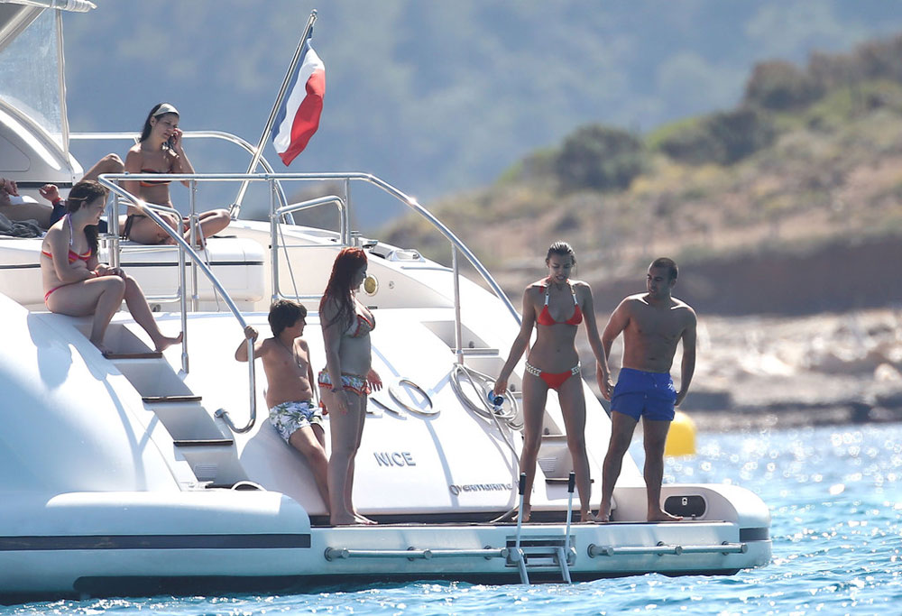 Irina Shayk Bikini Yacht Saint Tropez