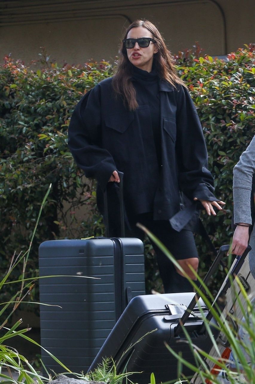 Irina Shayk Leaves Bradley Cooper S House Pacific Palisades