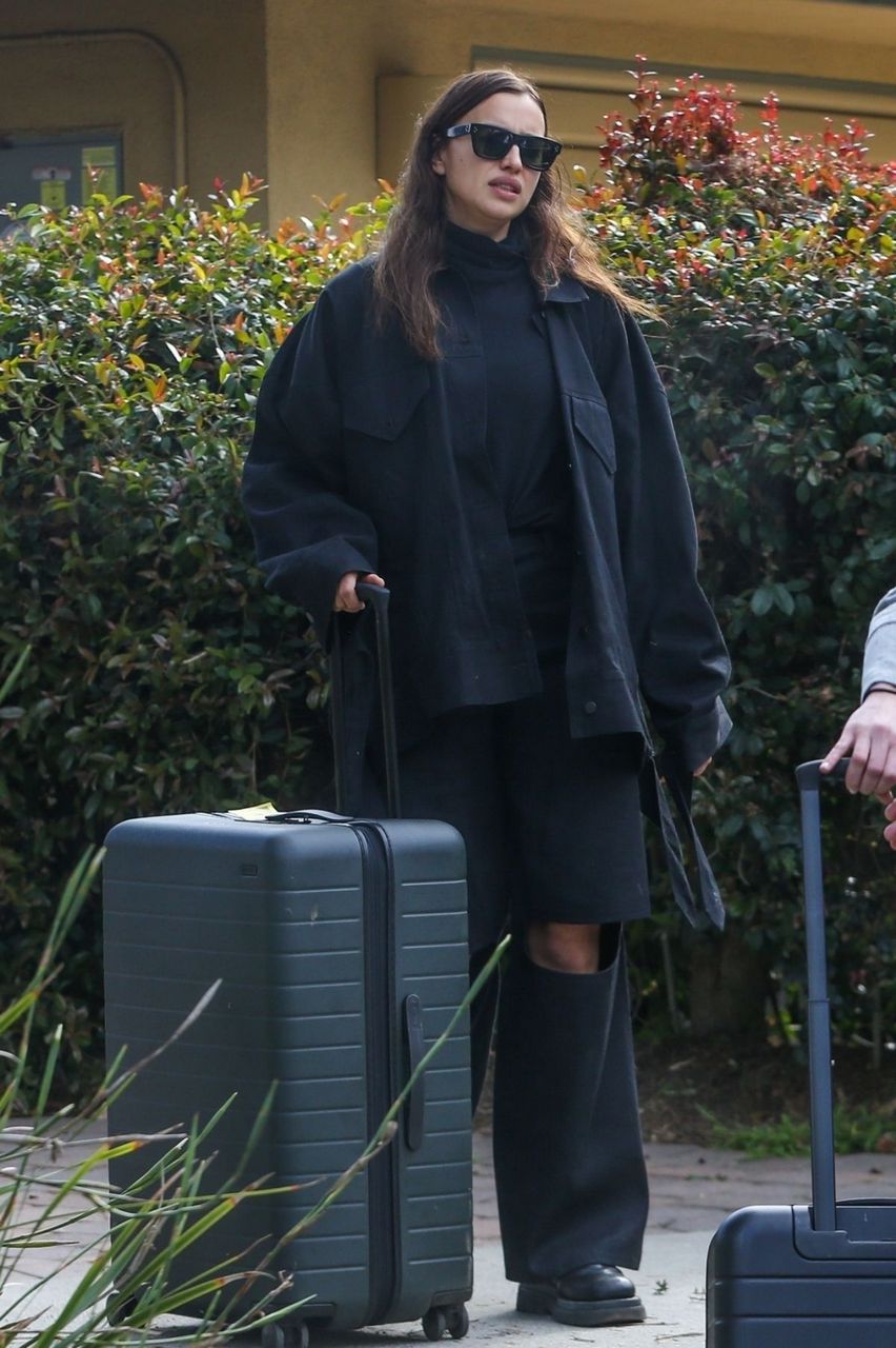 Irina Shayk Leaves Bradley Cooper S House Pacific Palisades