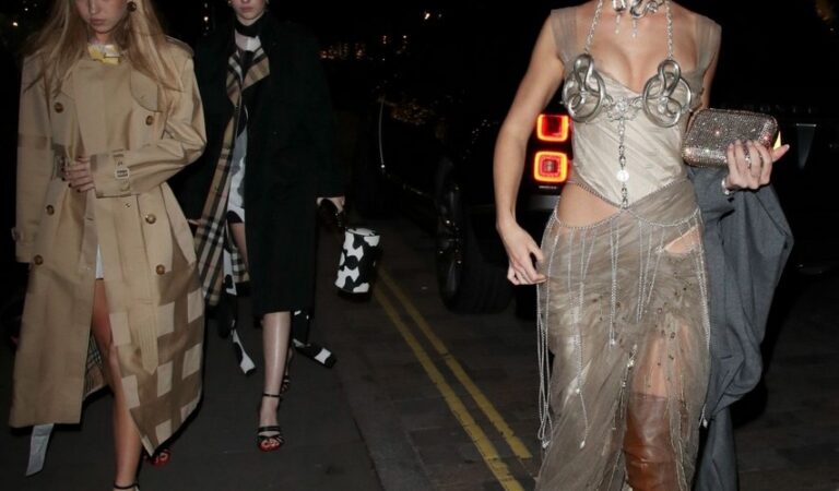 Iris Law Lila Grace Moss Arrives Fashion Awards Afterparty Chiltern Firehouse London (9 photos)