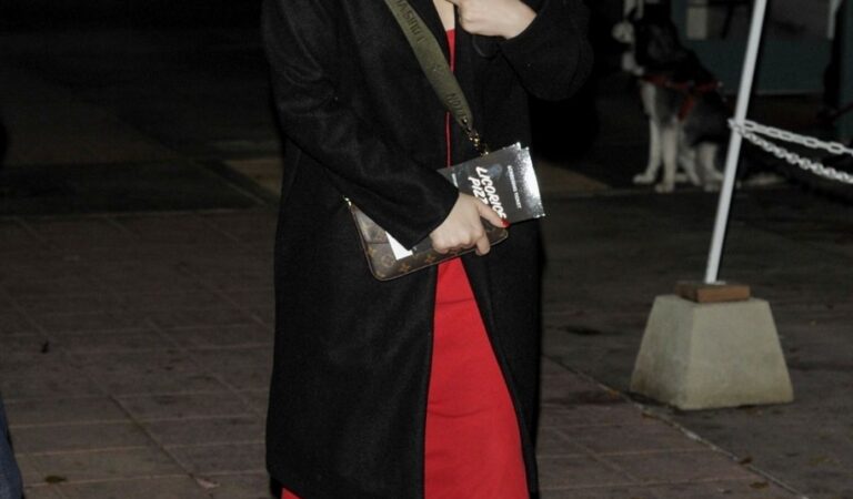 Isabela Merced Arrives Licorice Pizza Screening Fox Theatre Westwood (7 photos)