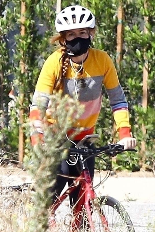Isla Fisher Out Riding Her Bike Hollywood Hills