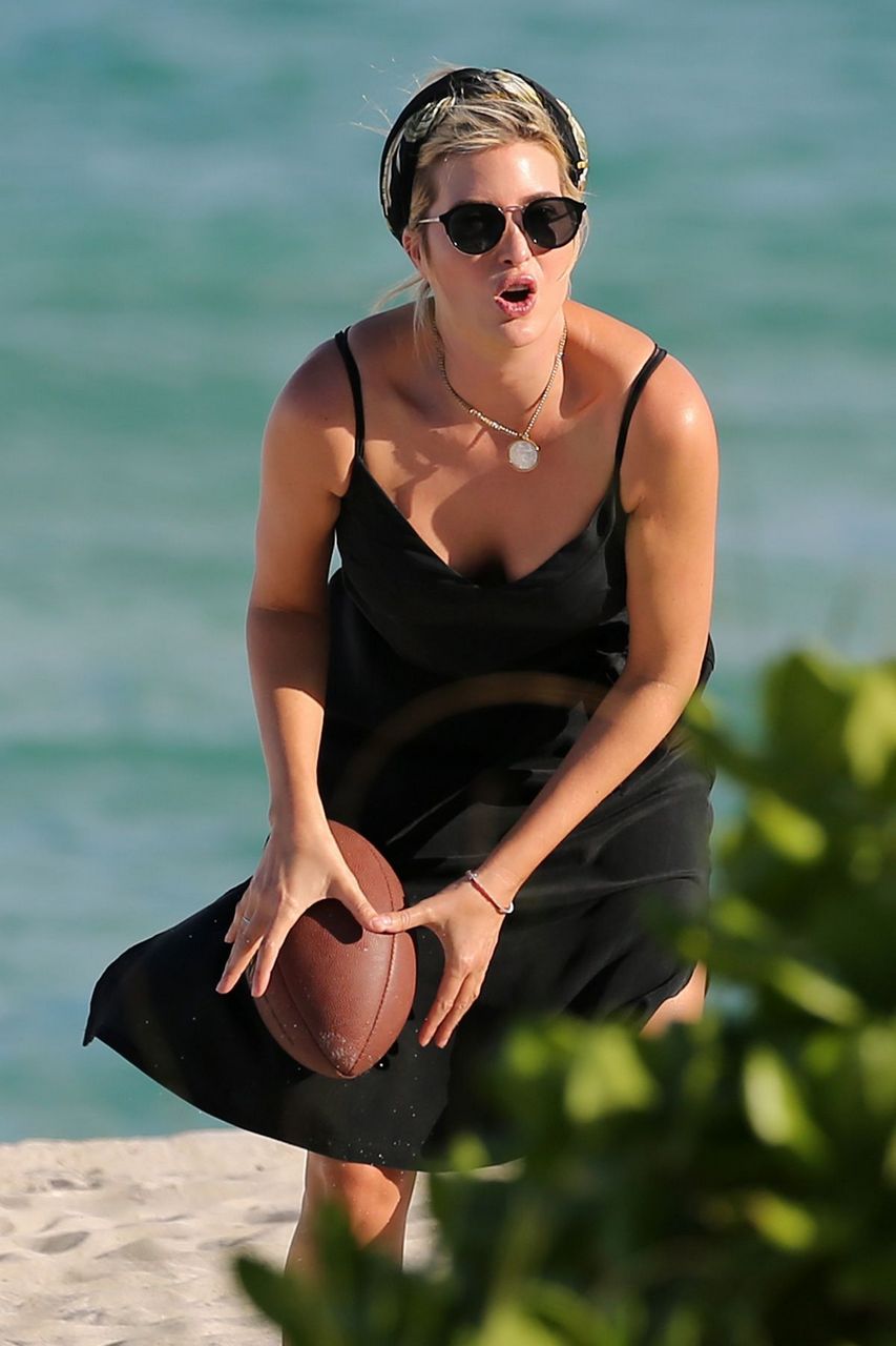 Ivanka Trump Plays Football On The Beach With Her Family Miami