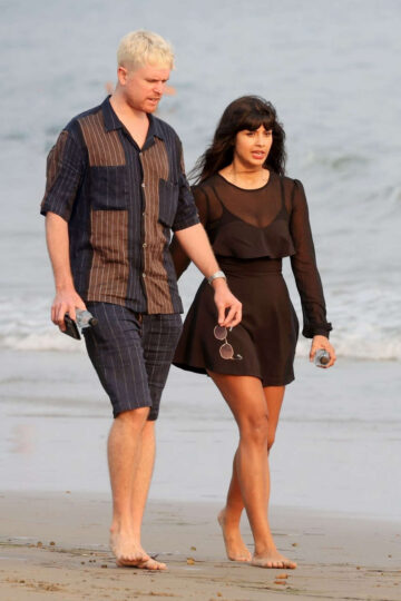 Jameela Jamil Out Miramar Beach