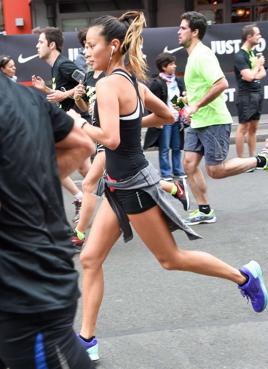 Jamie Chung Running Nike 10km Paris Centre Marathon