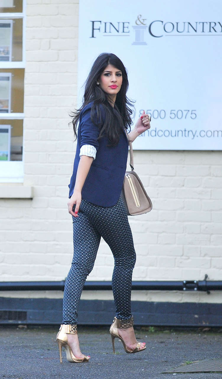 Jasmin Walia Out About Essex