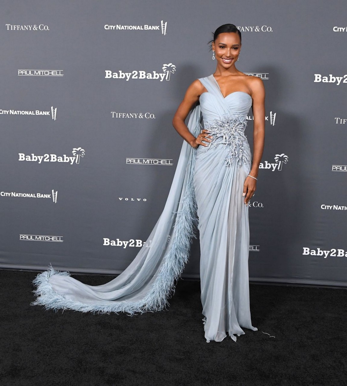 Jasmine Tookes Baby2baby 10 Year Gala Los Angeles