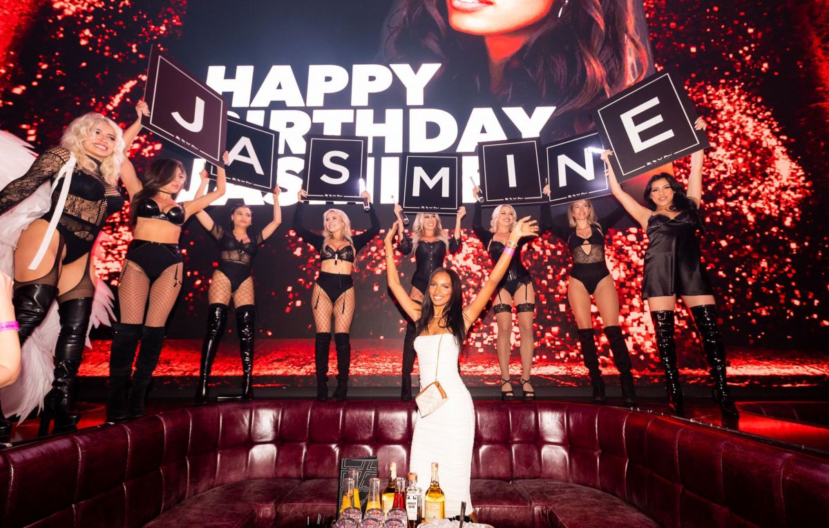 Jasmine Tookes Celebrates Her 30 Birthday Las Vegas