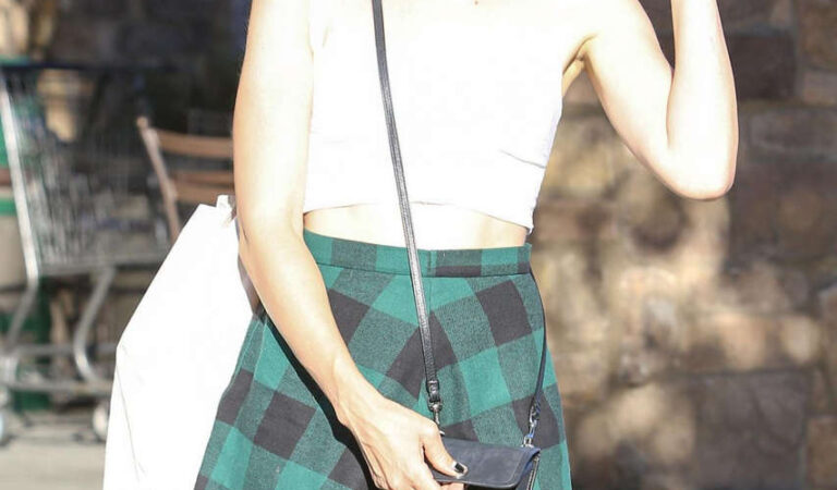 Jena Malone Short Skirt Leaves Gelsons Market Los Feliz (16 photos)