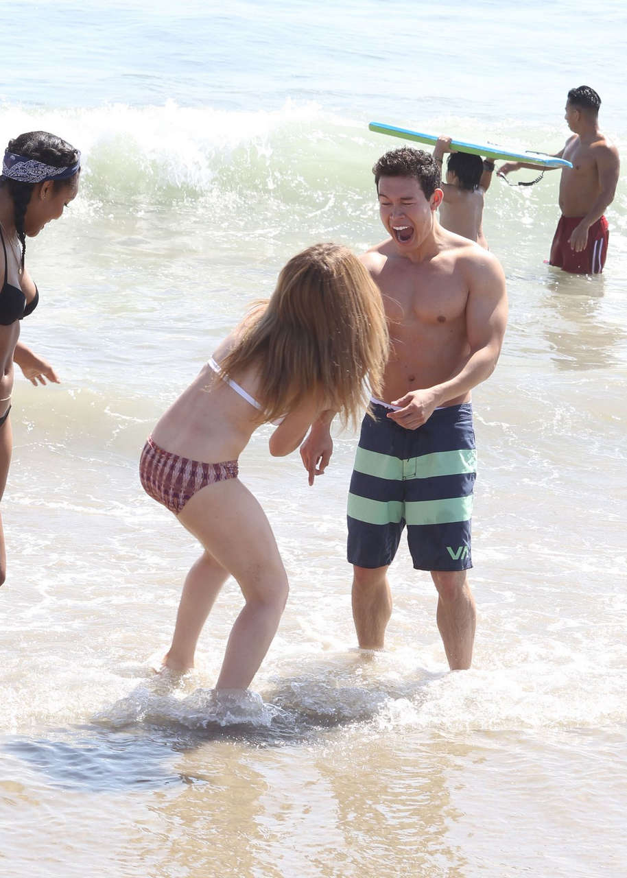 Jennette Mccurdy Bikini With Friends Beach Santa Monica