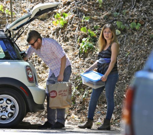Jennette Mccurdy Out About Studio City