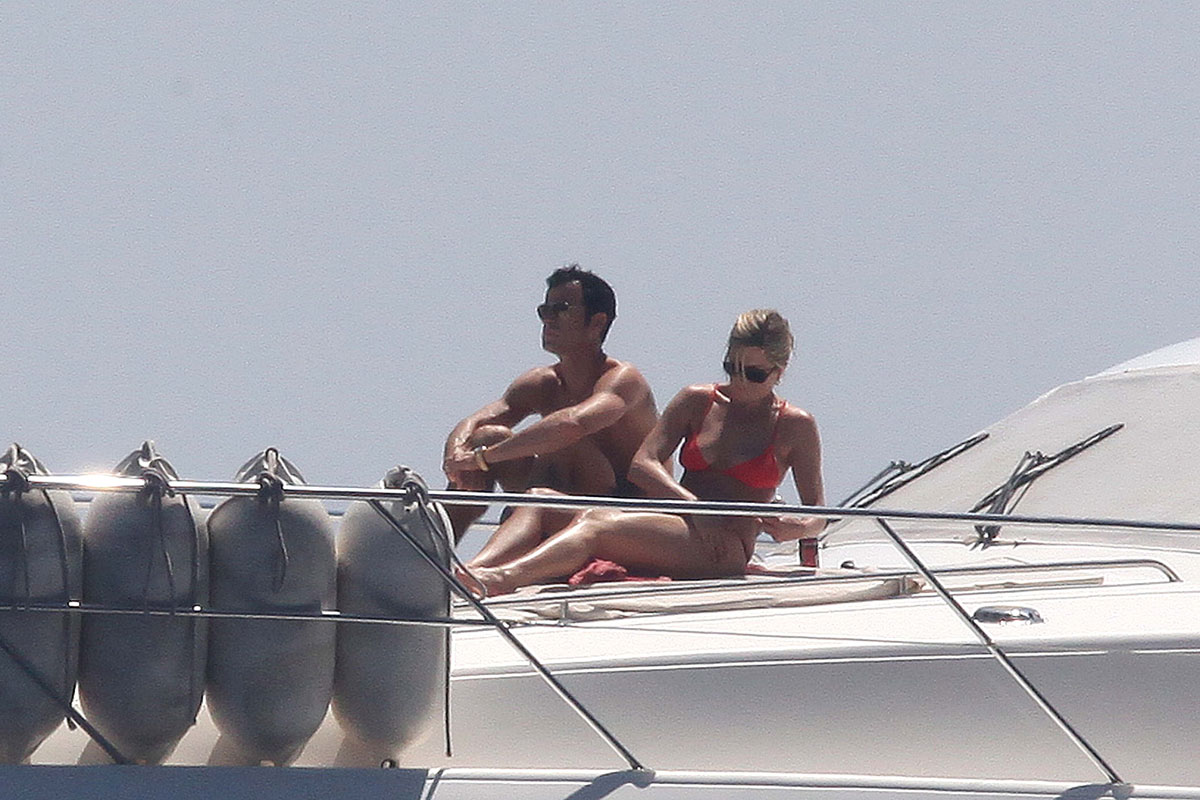 Jennifer Aniston Bikini Candids Boat Capri