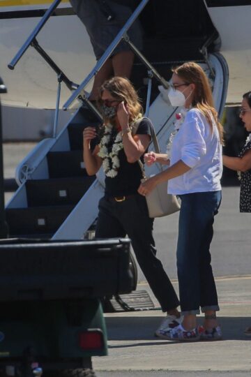 Jennifer Aniston Leaves Oahu