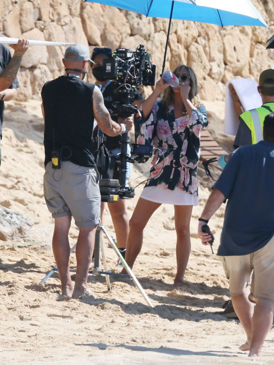 Jennifer Aniston On The Set Of Murder Mystery 2 Beach Hawaii