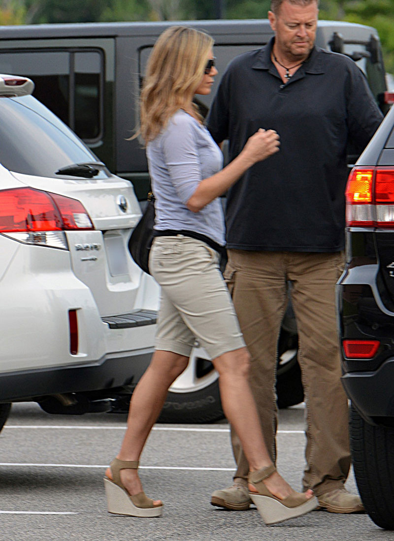 Jennifer Aniston Out About Wilmington