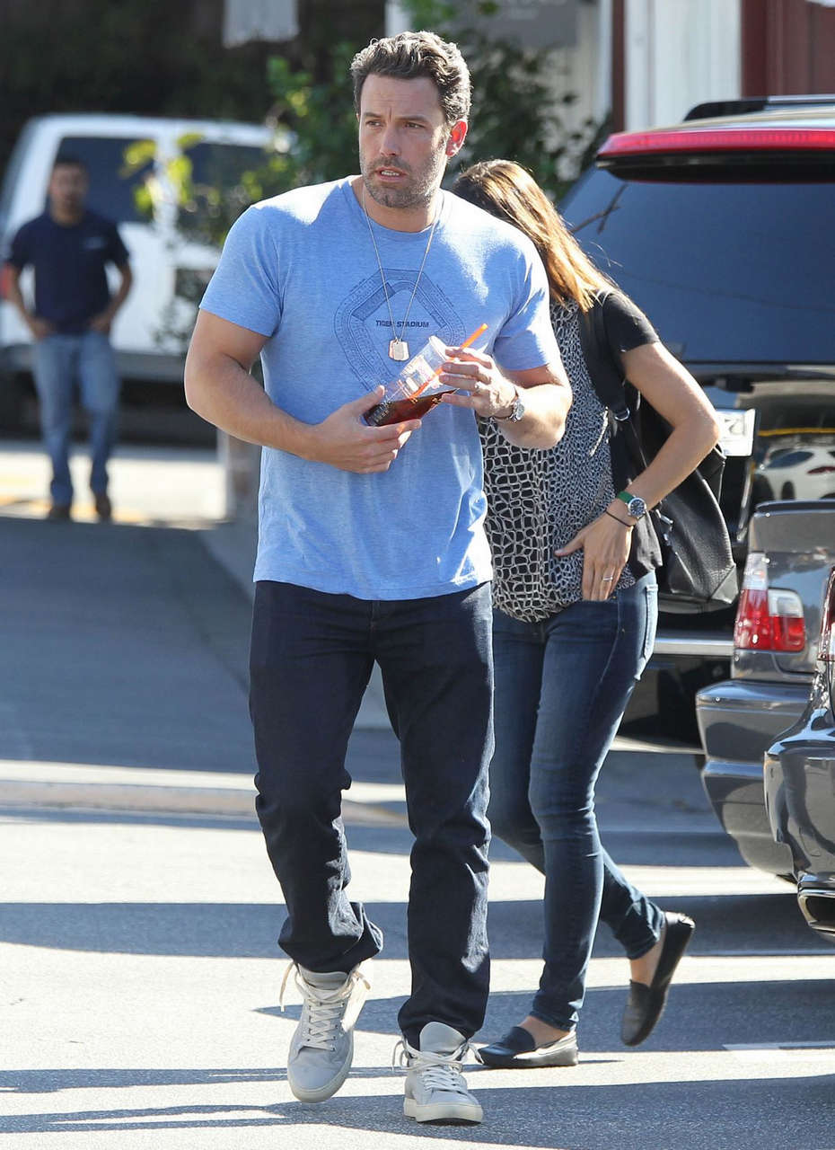 Jennifer Garner Ben Affleck Arrives Brentwood Country Mart