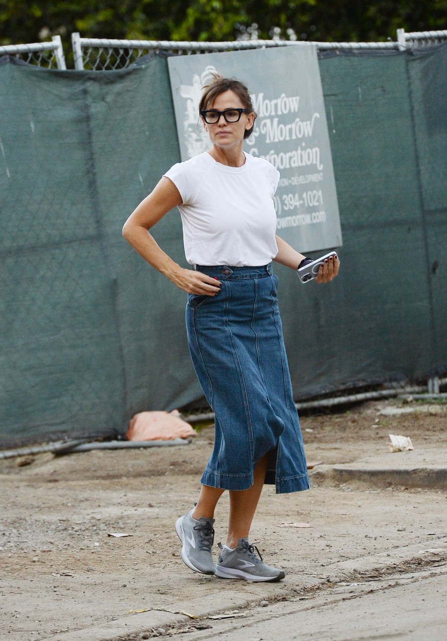 Jennifer Garner Checking Construction Her New Home Los Angeles