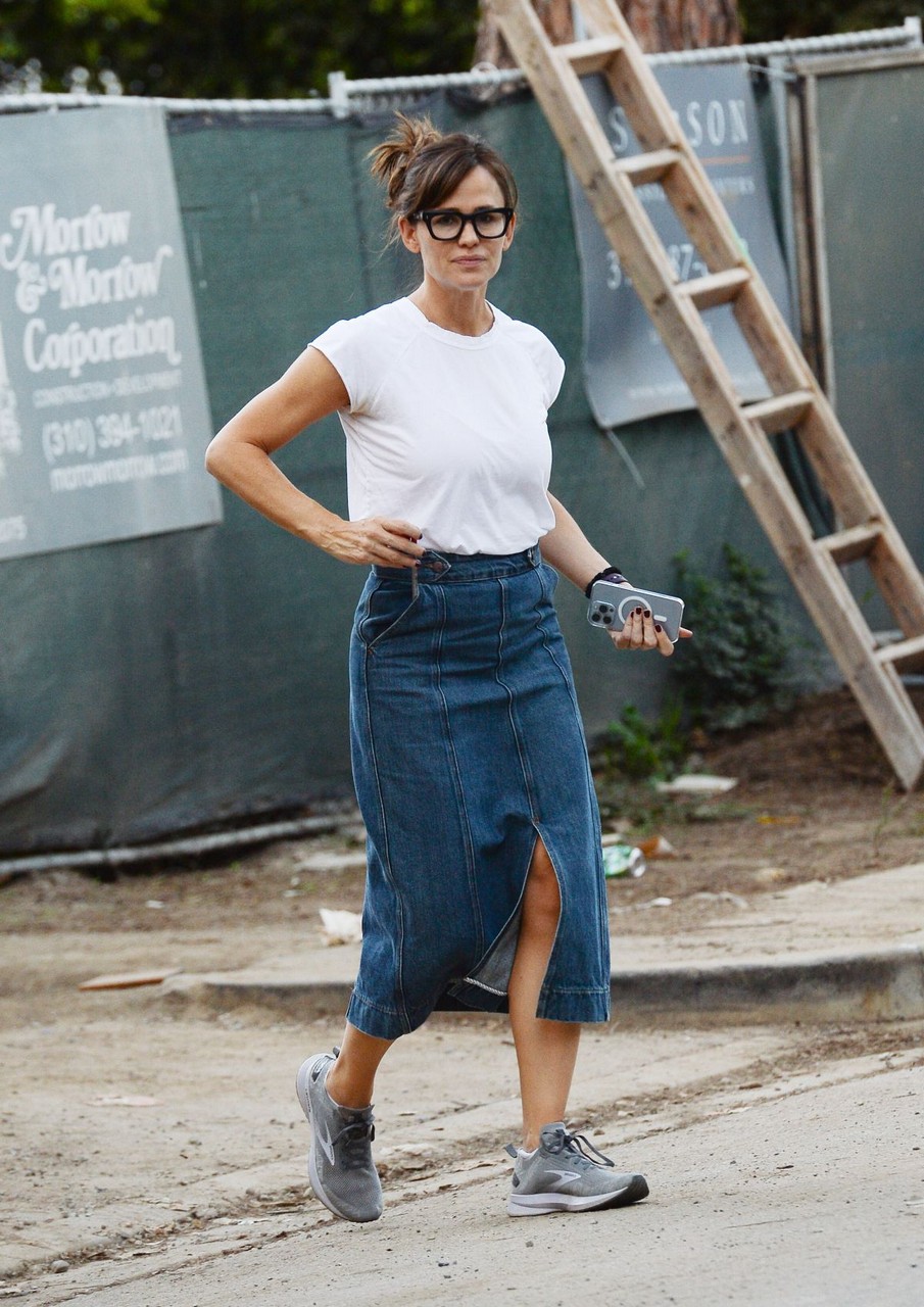 Jennifer Garner Checking Construction Her New Home Los Angeles