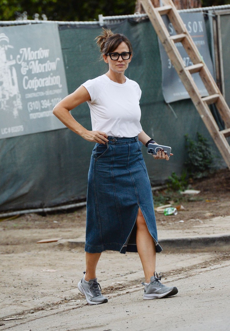 Jennifer Garner Checking Construction Her New Home Los Angeles