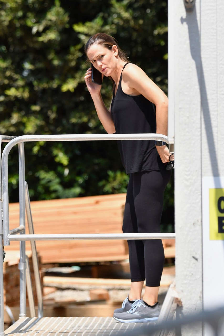 Jennifer Garner Checking Progress Of Her New Home Brentwood