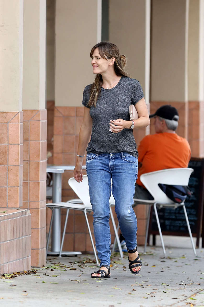 Jennifer Garner Jeans Out Los Angeles