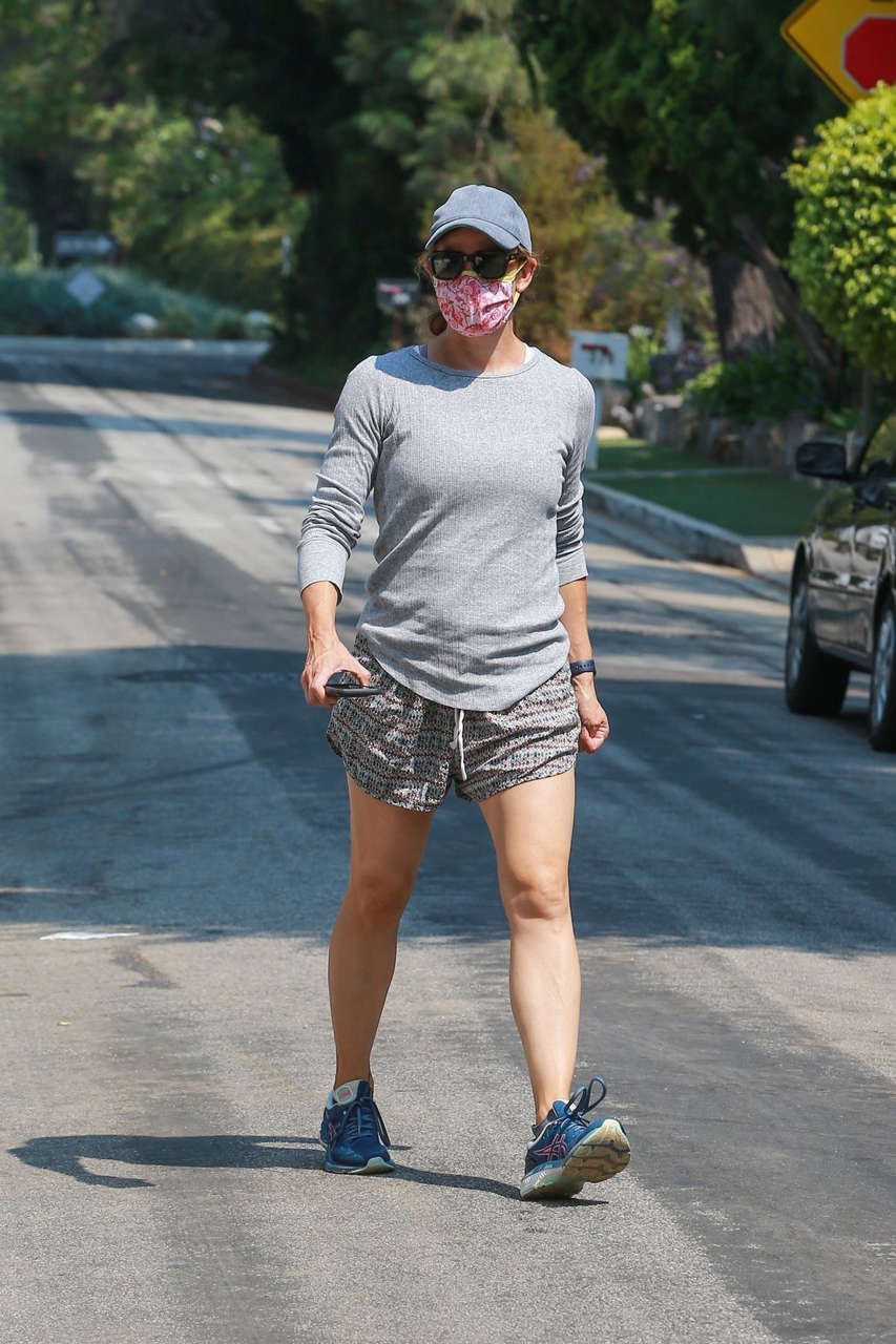 Jennifer Garner Leaves Her New Home Brentwood