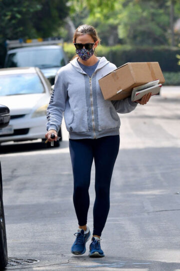 Jennifer Garner Leaves Post Office Brentwood