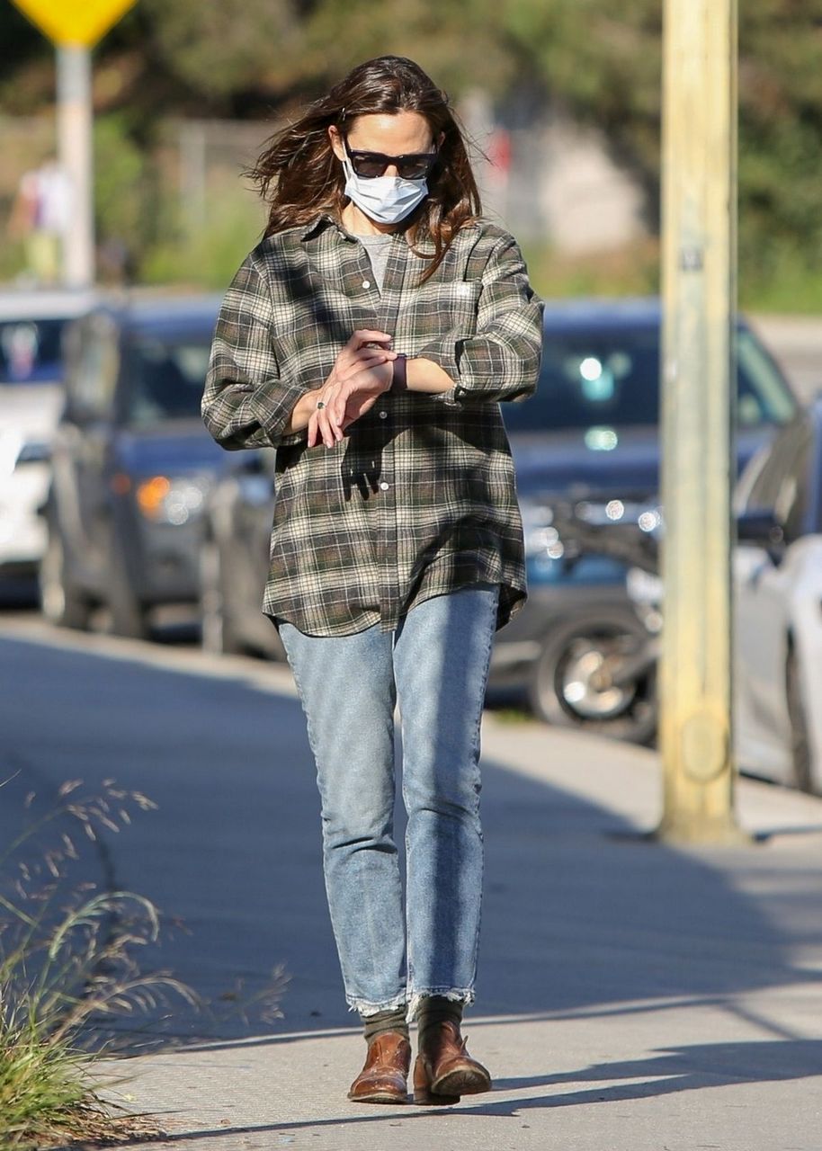 Jennifer Garner Out And About Brentwood