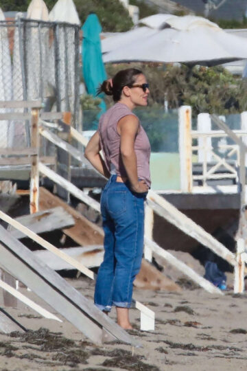 Jennifer Garner Out Beach Malbiu