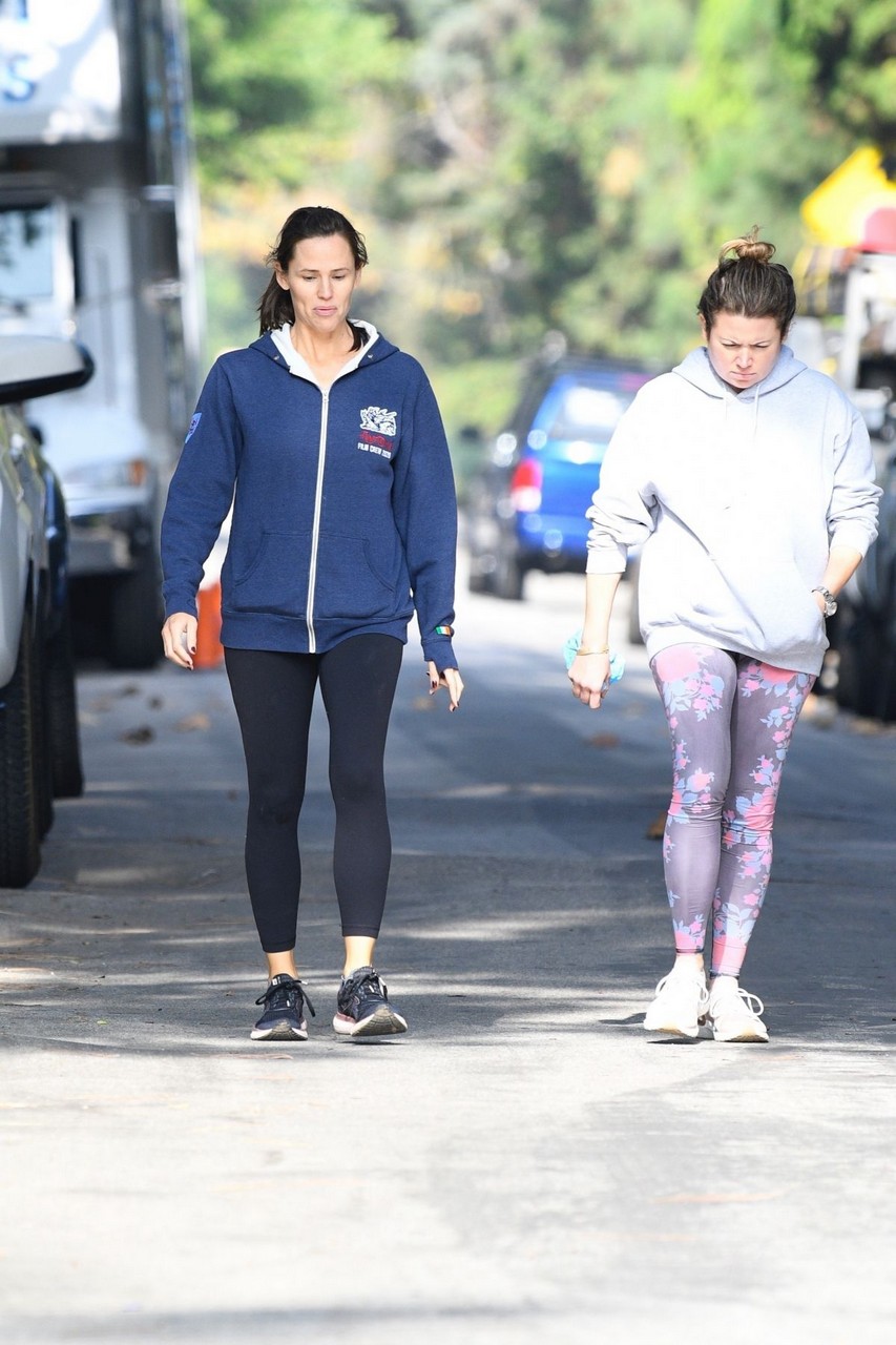 Jennifer Garner Out Hiking With Friend Brentwood