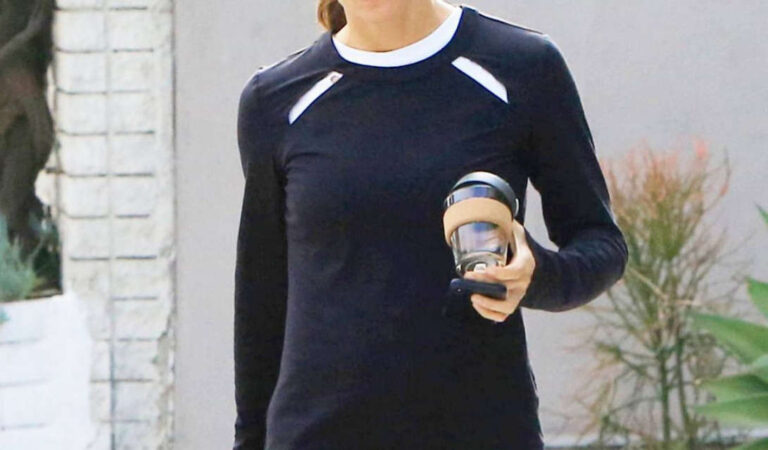 Jennifer Garner Out Lcoffee Los Angeles (13 photos)