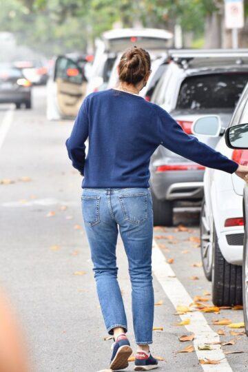 Jennifer Garner Picks Up Her Son From School Brentwood
