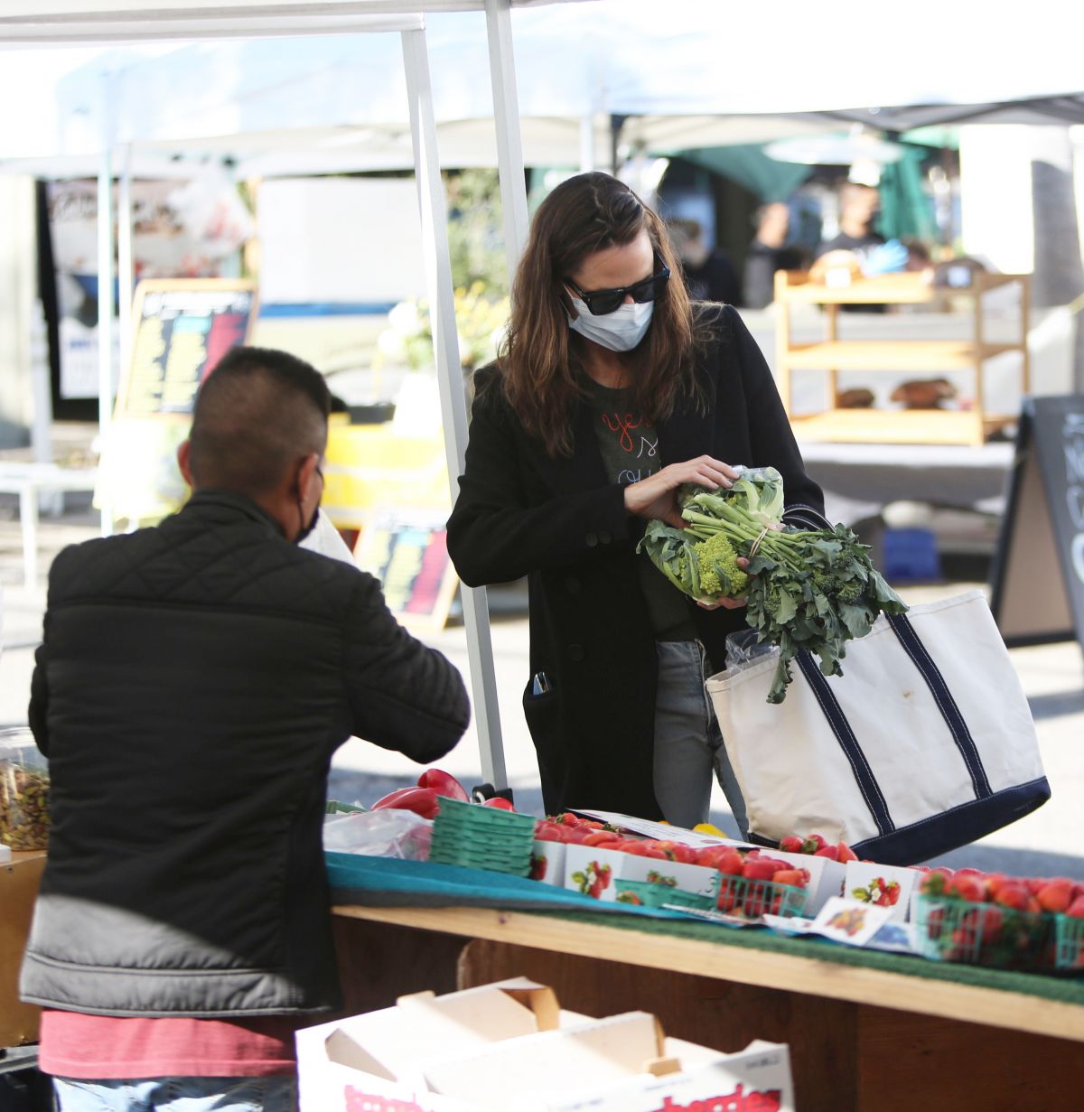 Jennifer Garner Shopping Farmer S Market Brentwood