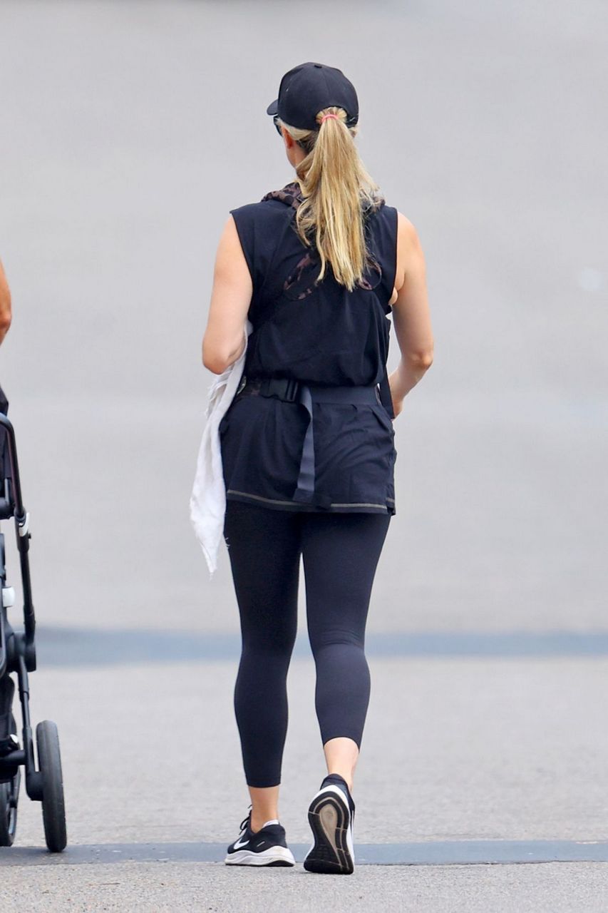 Jennifer Hawkins And Jake Wall Out With Their Childrens Sydney
