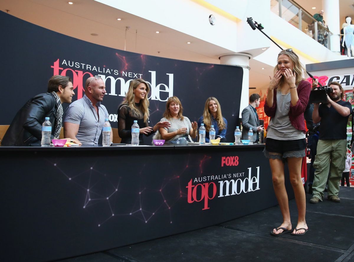 Jennifer Hawkins Australias Next Top Model Auditions Sydney