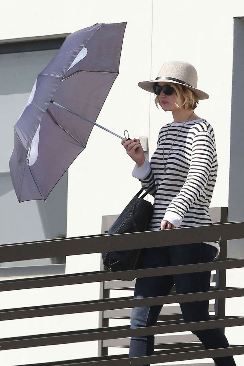 Jennifer Lawrence Leaves An Office Los Angeles