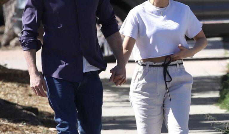 Jennifer Lopez And Ben Affleck Hold Hands Out Los Angeles (7 photos)