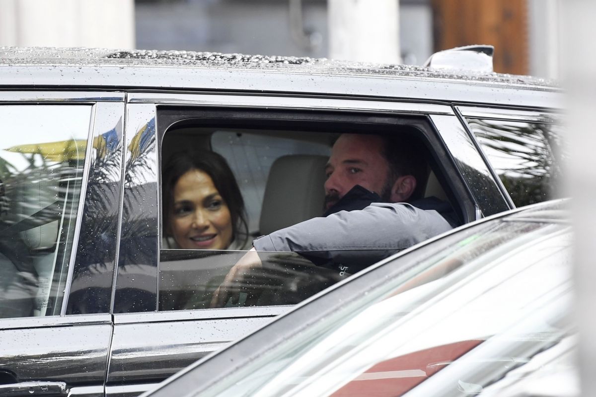 Jennifer Lopez And Ben Affleck Out Las Palmas