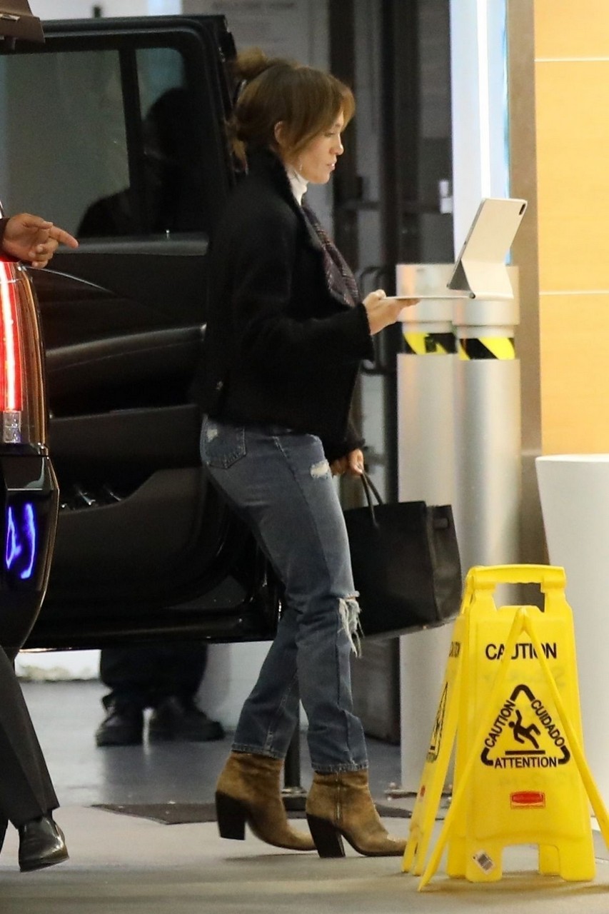 Jennifer Lopez Heading Her Office Los Angeles