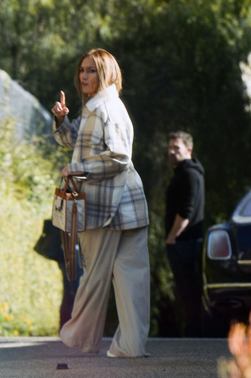 Jennifer Lopez Heading Photoshoot Los Angeles
