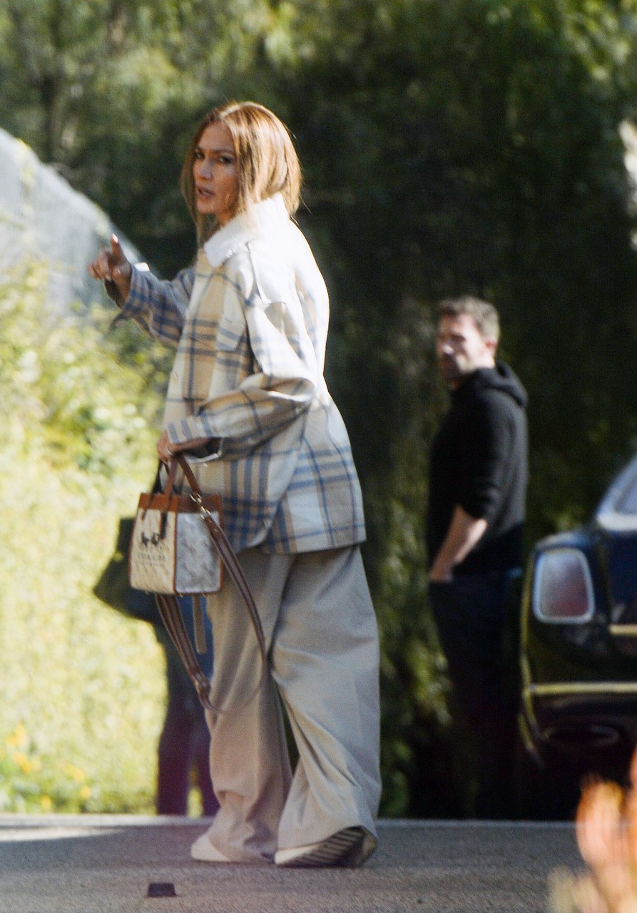 Jennifer Lopez Heading Photoshoot Los Angeles