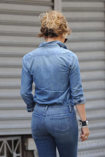 Jennifer Lopez Jeans Photoshoot Bronx