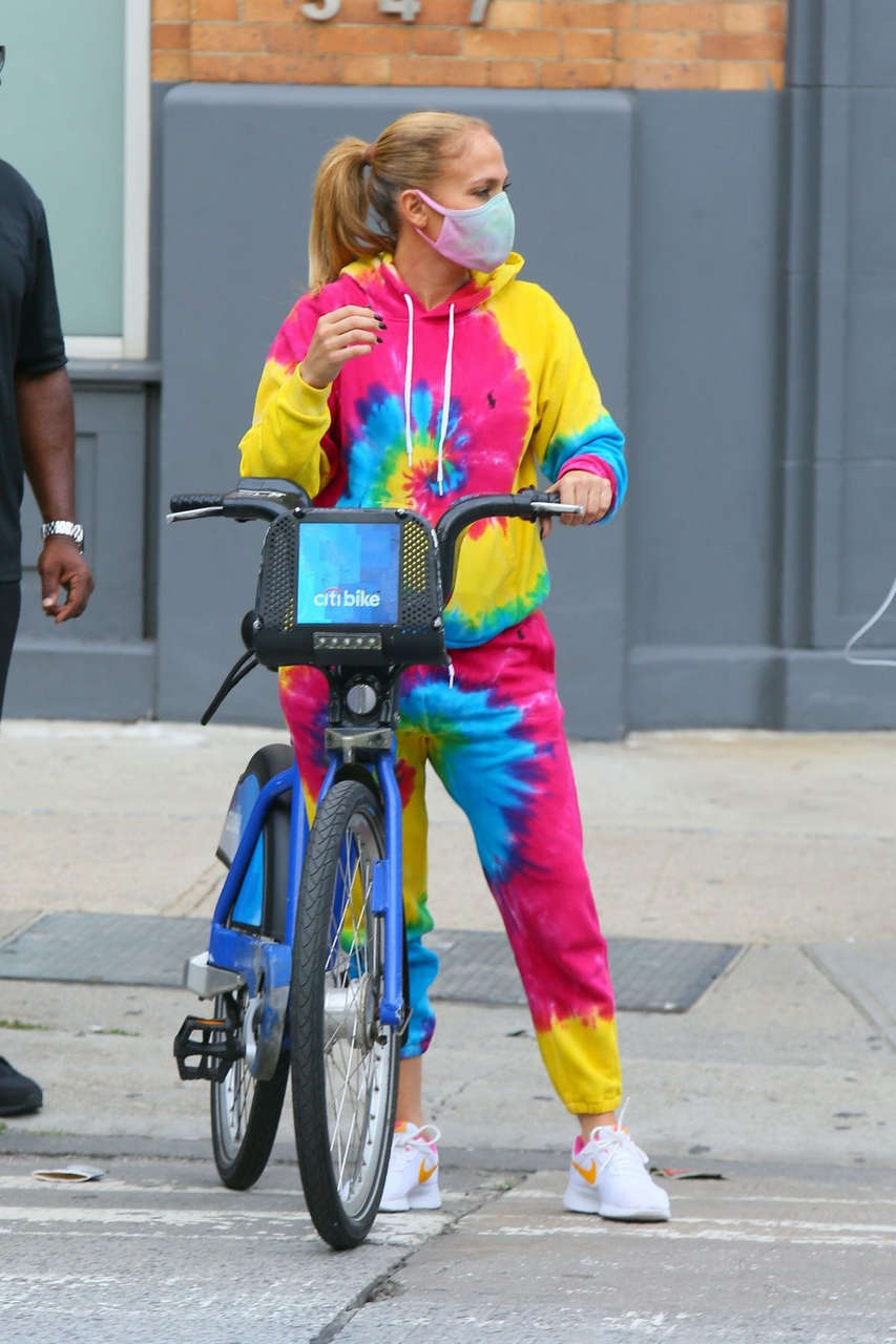 Jennifer Lopez Oot For Bike Ride New York