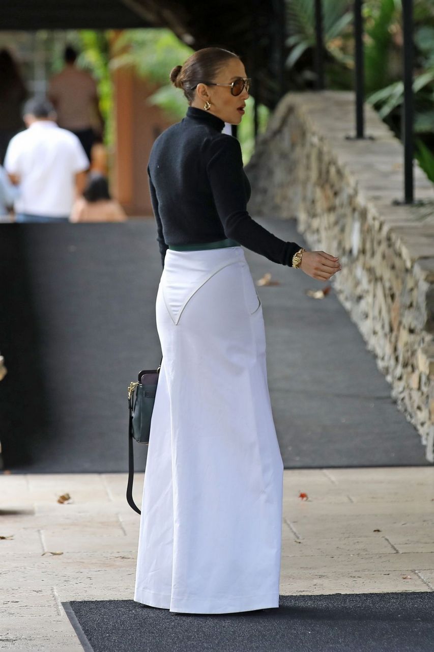 Jennifer Lopez Out For Lunch Bel Air