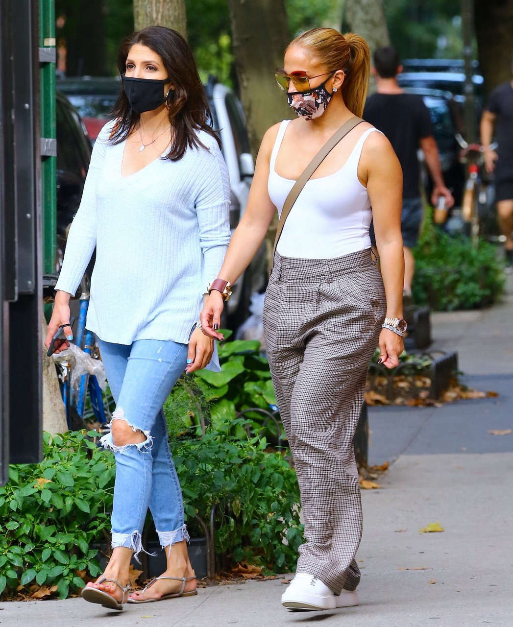 Jennifer Lopez Out For Lunch With Her Sister New York