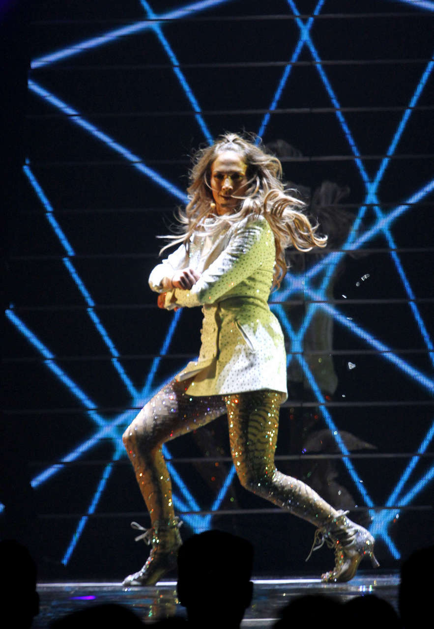 Jennifer Lopez Performs Mohegan Suns